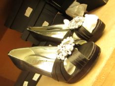 Ruby Prom Black Platform High Heel Shoes with Embelishments size 7 new (see image for design)