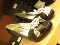 Ruby Prom Black Platform High Heel Shoes with Embelishments size 8 new (see image for design)