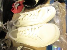 ASOS Mens White Trainers size 11 (ex-display)