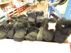 5 x Babies Real Black Sheepskin Bootees sizes 17/18/19new with tags (Randomly picked)