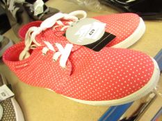Trespass Ladies Coral Blush Canvas Shoes size 4 new with tag