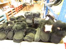 5 x Babies Real Black Sheepskin Bootees sizes 17/18/19new with tags (Randomly picked)