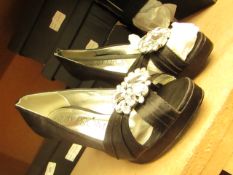 Ruby Prom Black Platform High Heel Shoes with Embelishments size 6 new (see image for design)