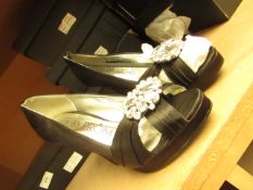 Ruby Prom Black Platform High Heel Shoes with Embelishments size 4 new (see image for design)