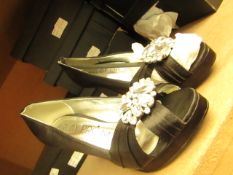 Ruby Prom Black Platform High Heel Shoes with Embelishments size 8 new (see image for design)