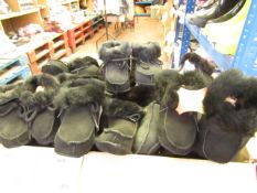 5 x Babies Real Black Sheepskin Bootees sizes 17/18/19new with tags (Randomly picked)