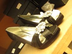 Ruby Prom Black Platform High Heel Shoes with Embelishments size 4 new (see image for design)