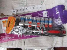 MLG Tools 12 piece socket set, new in carry case.