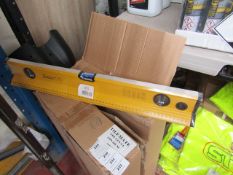 Tilemate 60cm ridged ruler with spirit level, new and factory sealed, used for levelling ridge