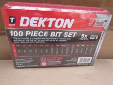 Dektopn 100 piece Bit set, new in carry case