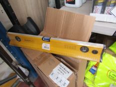 Tilemate 60cm ridged ruler with spirit level, new and factory sealed, used for levelling ridge