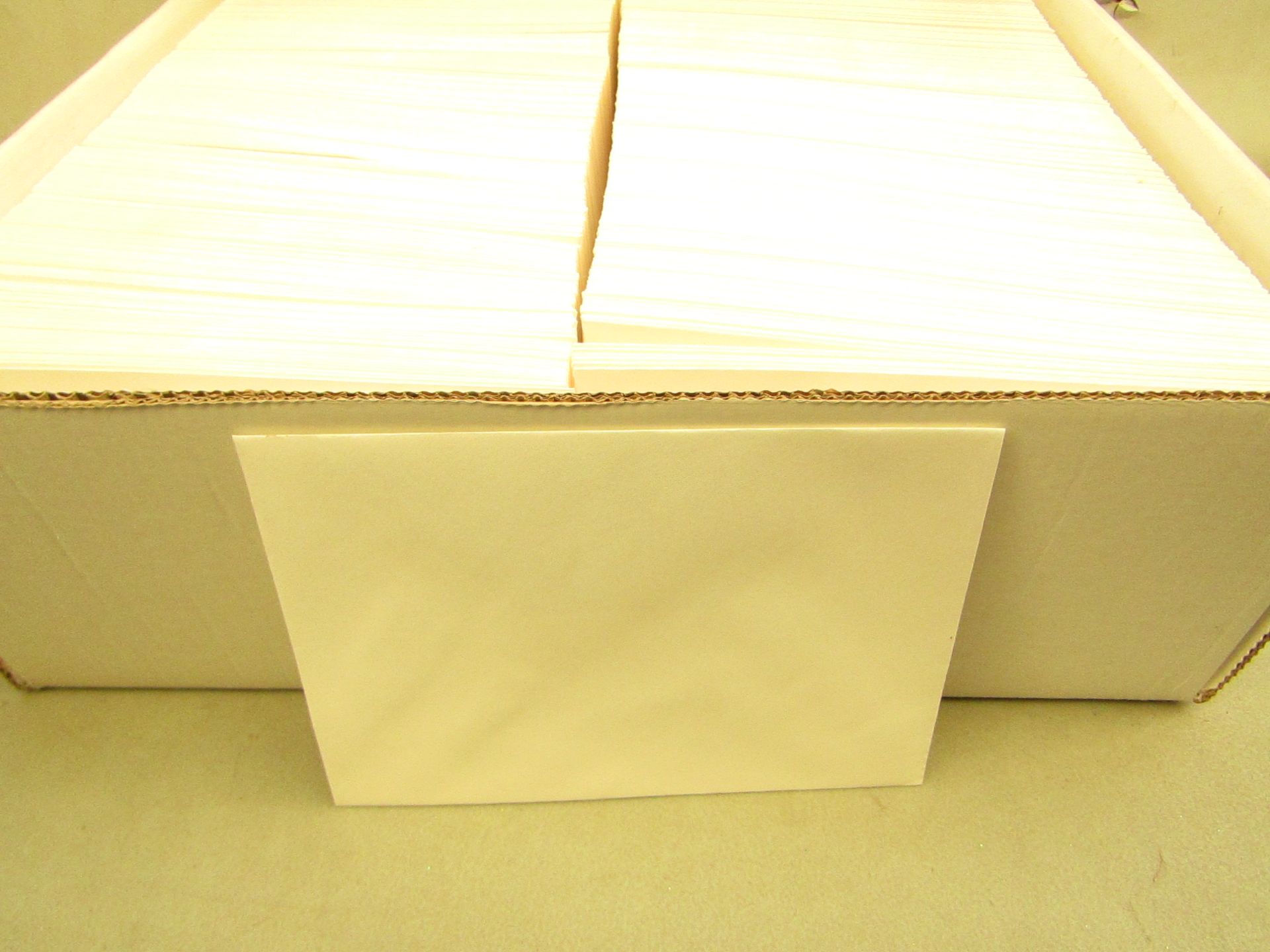 Approx 620x small envelopes, new and boxed.