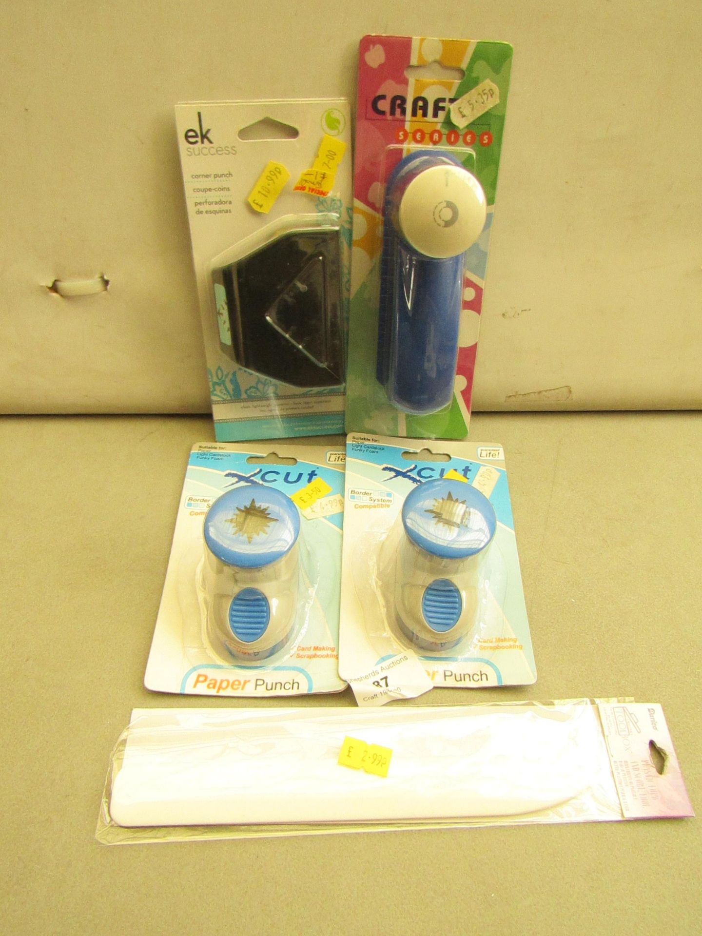 5 items being 4 x various Paper Punches new & 1 x Crafters Tolbox Plastic Foed & Score Tool new