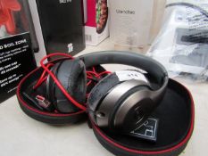 Dr Dre - Beats Wireless 2.0 - Includes Charger & Aux Lead & Carry Case - Tested Working, But Some