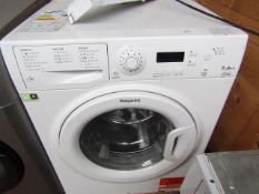 Hotpoint 7KG washing Machine, powers on and spins.