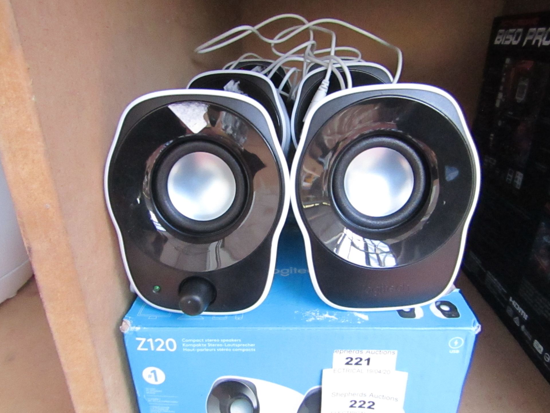 Logitech 2w compact stereo speakers, tested working and boxed.