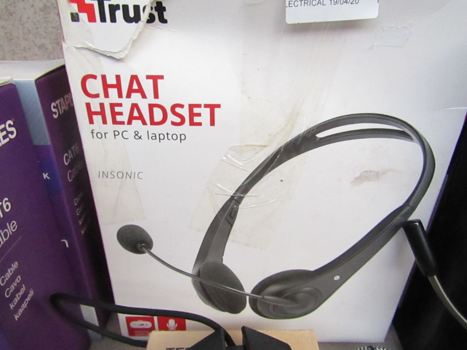 Trust chat headset, untested and boxed.