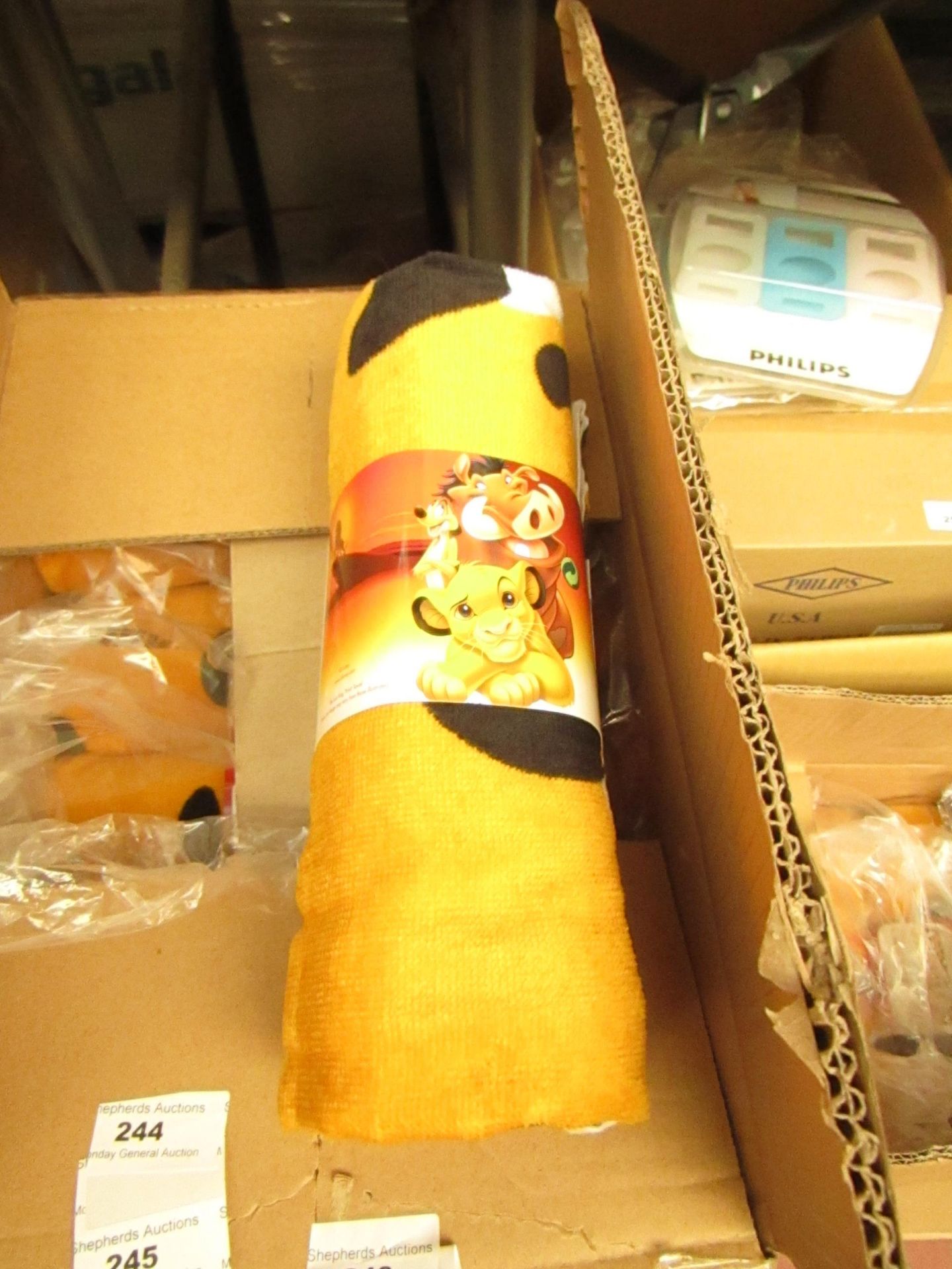 Lion King printed towel 70 x 140cm, new and packaged.