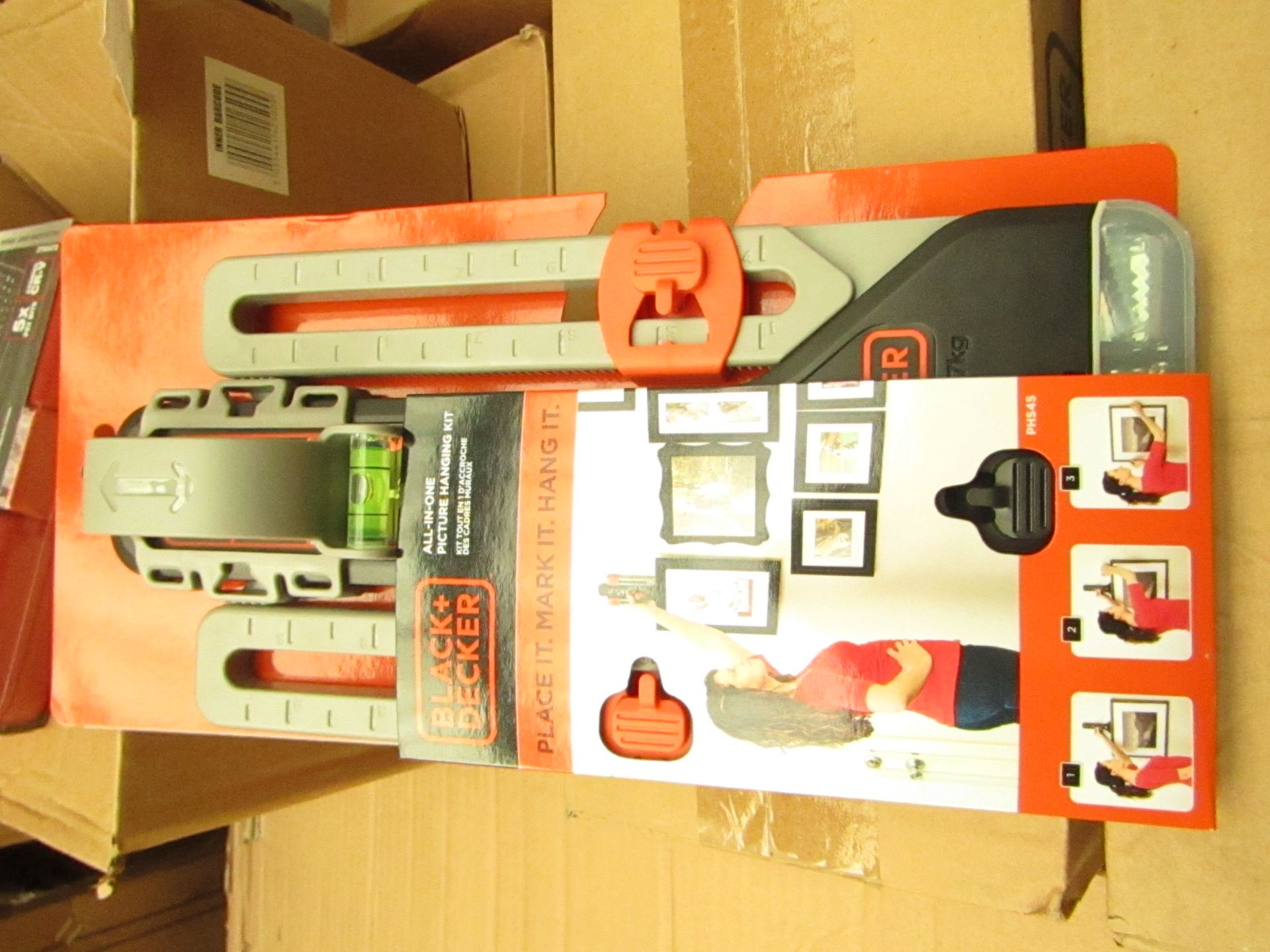 Black and Decker All in one picture hanging tool, new
