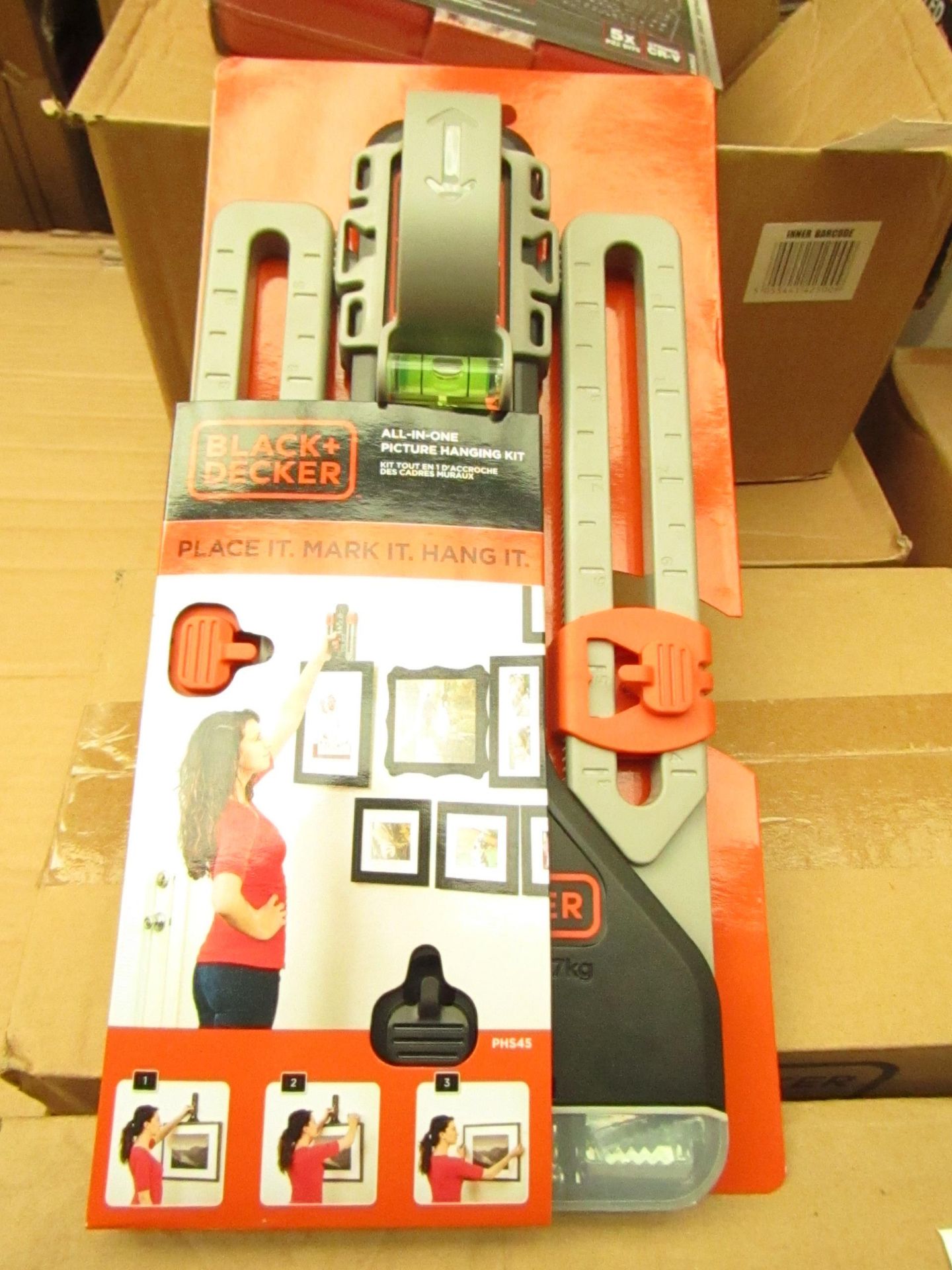 Black and Decker All in one picture hanging tool, new