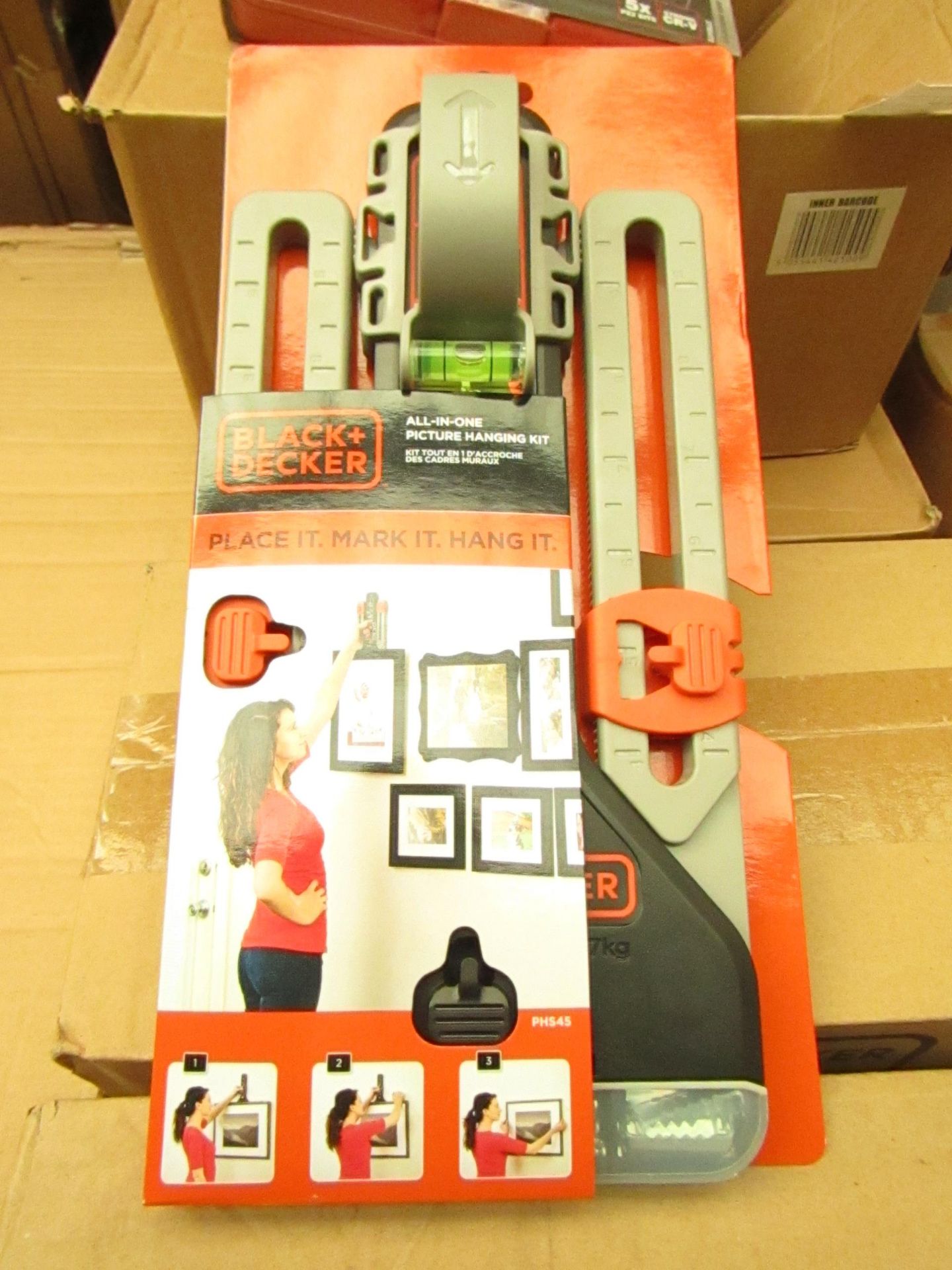 Black and Decker All in one picture hanging tool, new