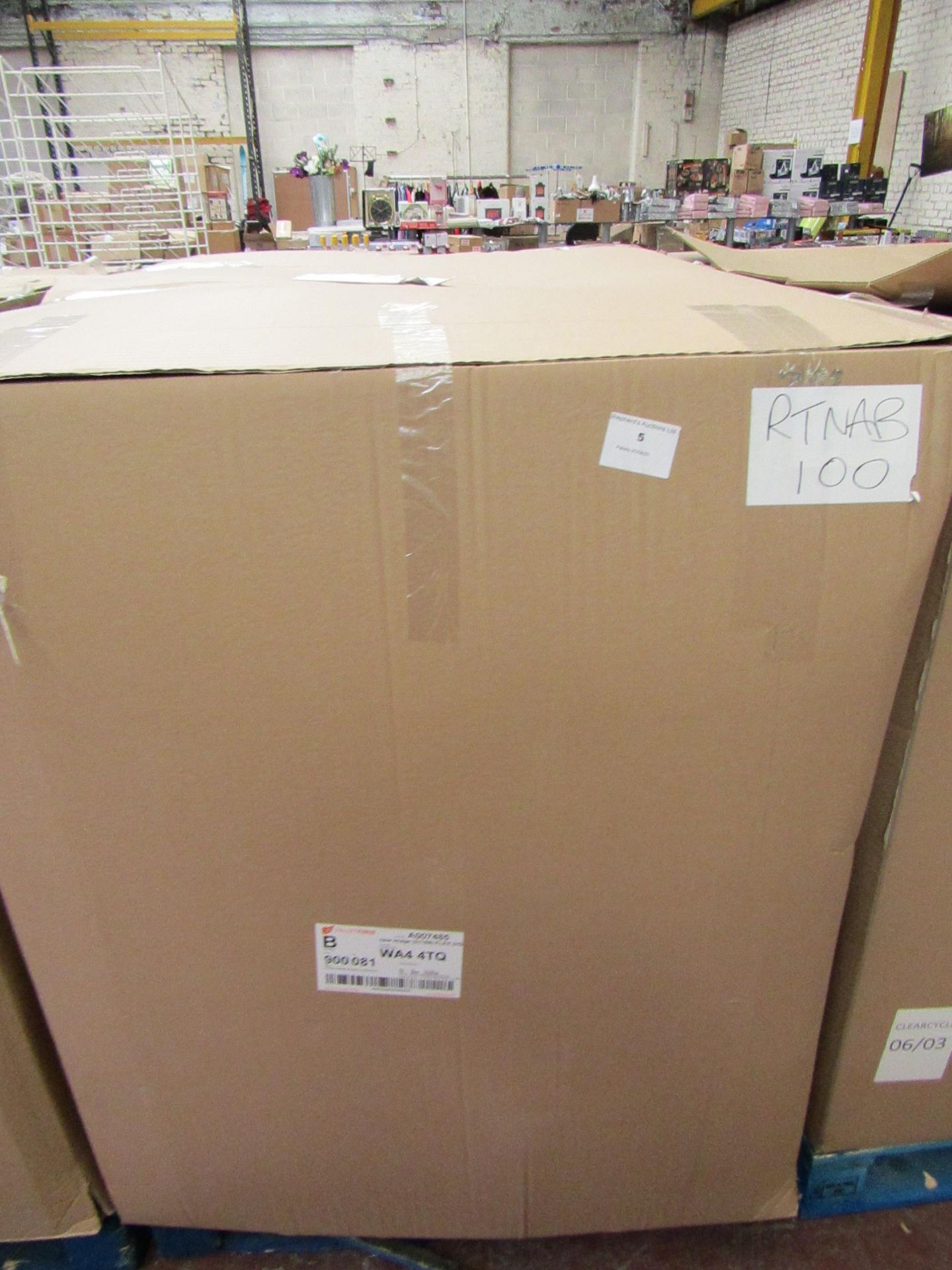 | 30X | THE PALLET CONTAINS VARIOUS SIZED YAWN AIR BEDS | BOXED AND UNCHECKED | NO ONLINE RE-