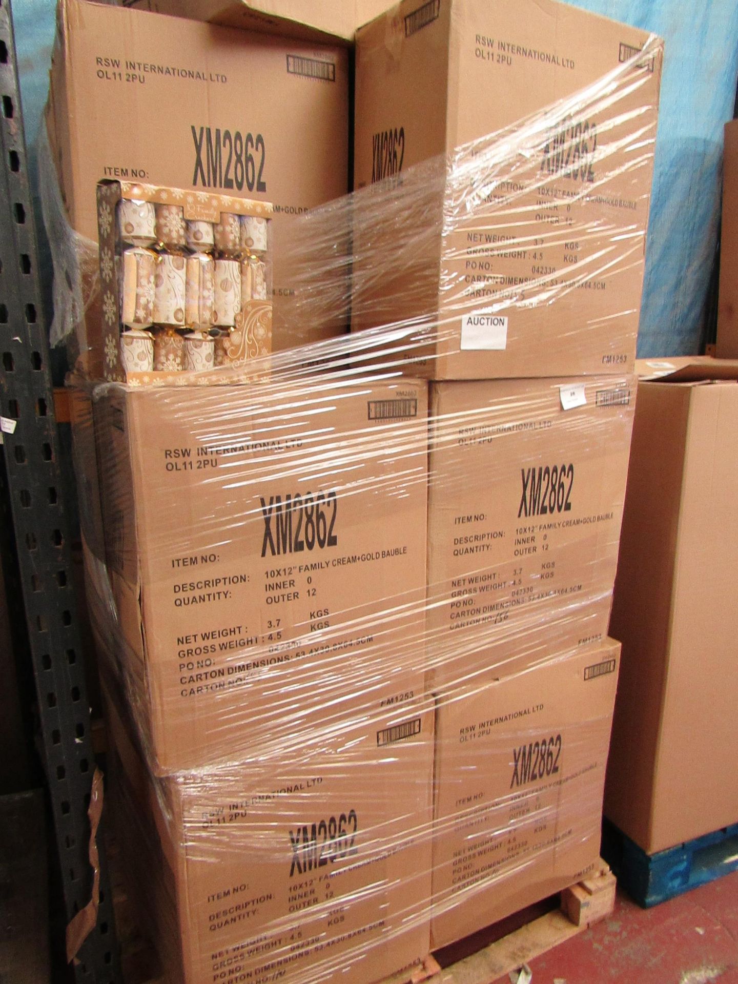 Pallet of 216 boxes of crackers, each box containing 10 family crackers with prize etc inside, new