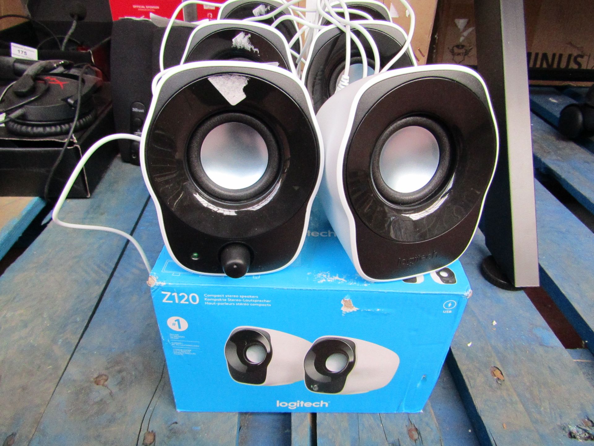 Logitech 2w compact stereo speakers, tested working and boxed.