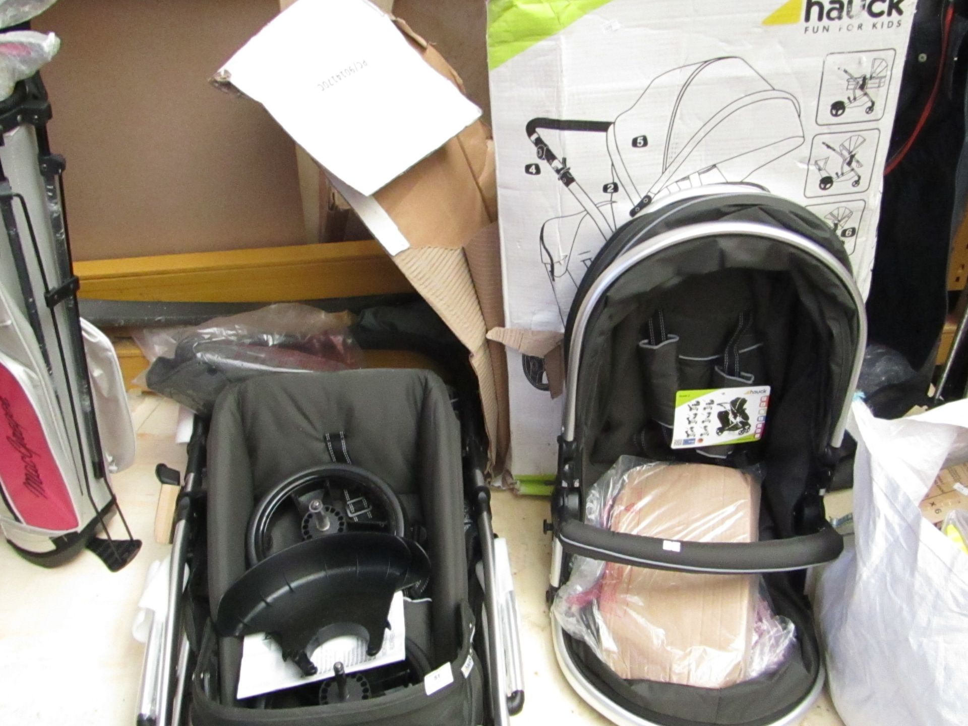 Hauk Duett 2 pram syatem, looks unsued with damaged packaging but is unchecked