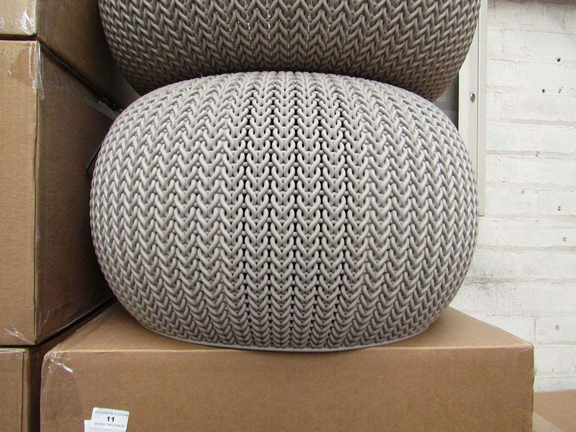 Keter Knit Collection - Cozy Seat - New with Tags & Boxed.