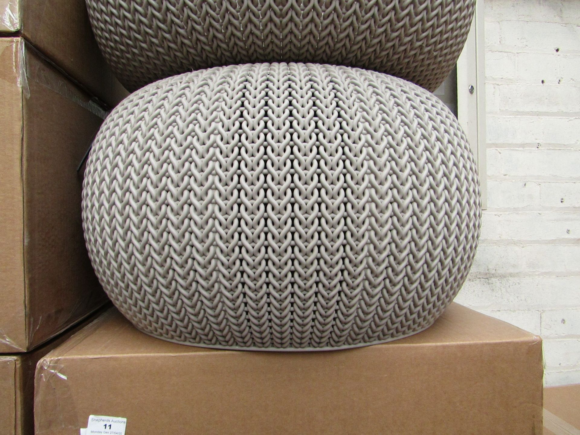 Keter Knit Collection - Cozy Seat - New with Tags & Boxed.