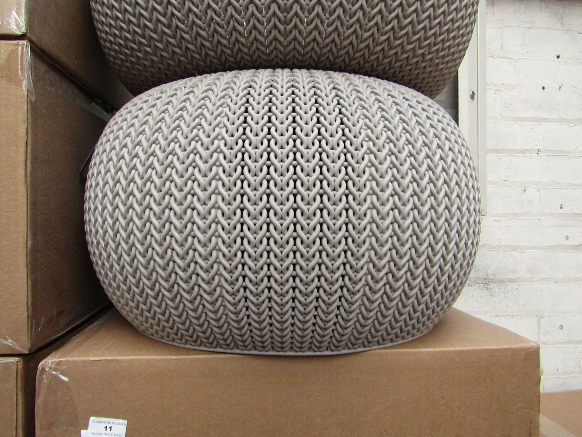 Keter Knit Collection - Cozy Seat - New with Tags & Boxed.
