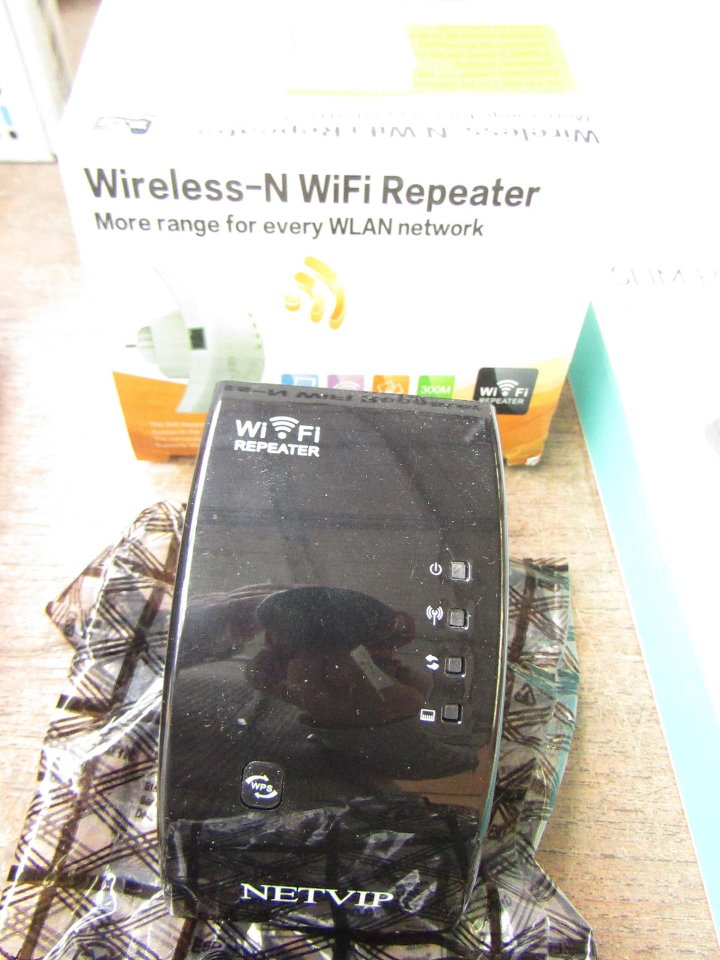 Wireless Wi-Fi Repeater - Untested & Boxed.