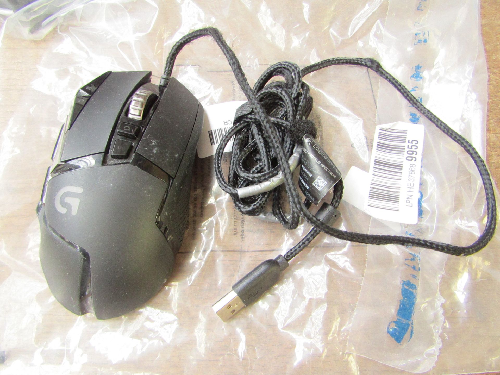 Logitech - G502 Wired Gaming Mouse (Wire Has some Damage) Tested Working & Packaged.