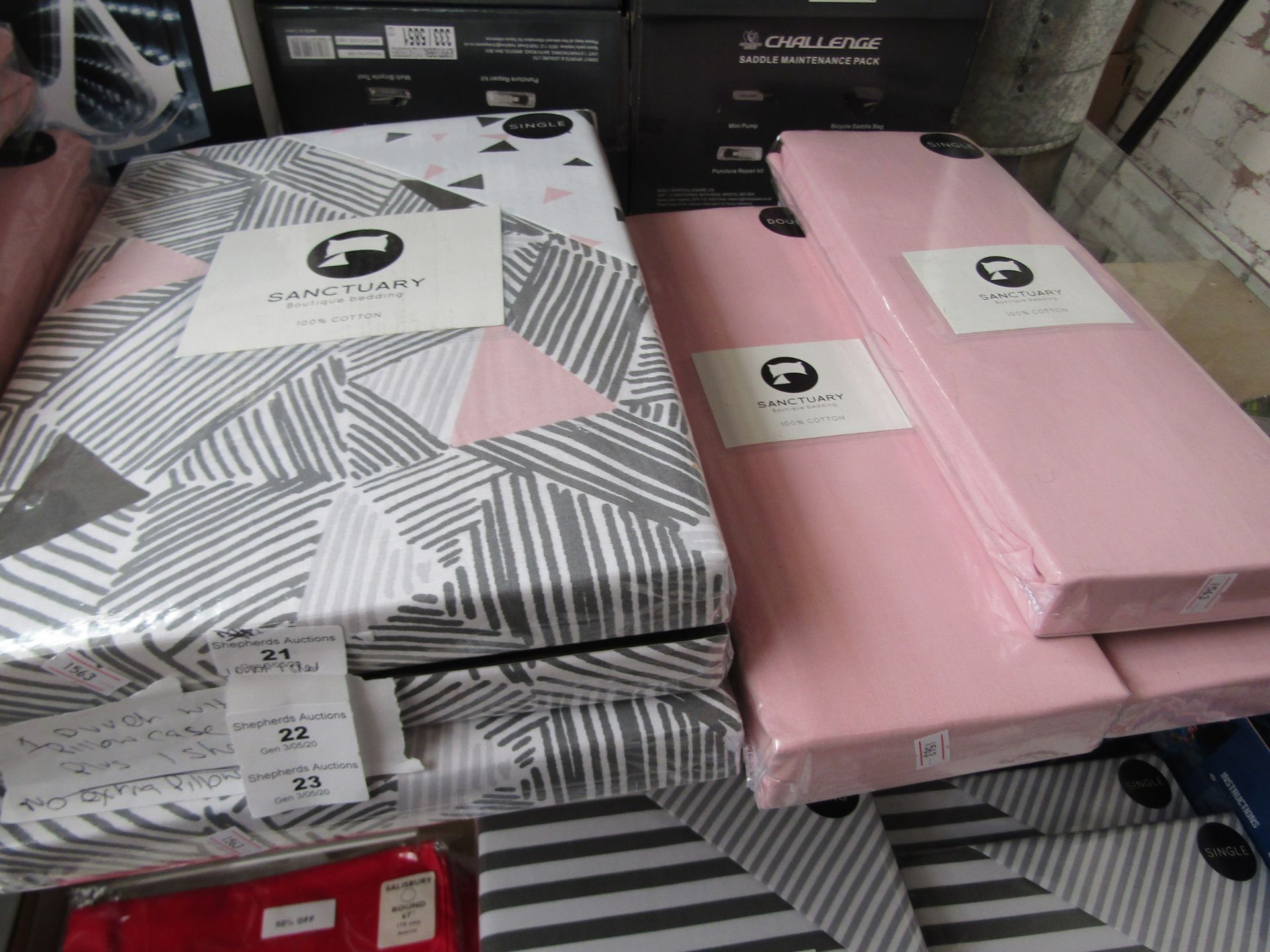 Santuary Bailey Single Bedding set that includes Duvet cover, Pillow Case & Deep Box Fitted Sheet.
