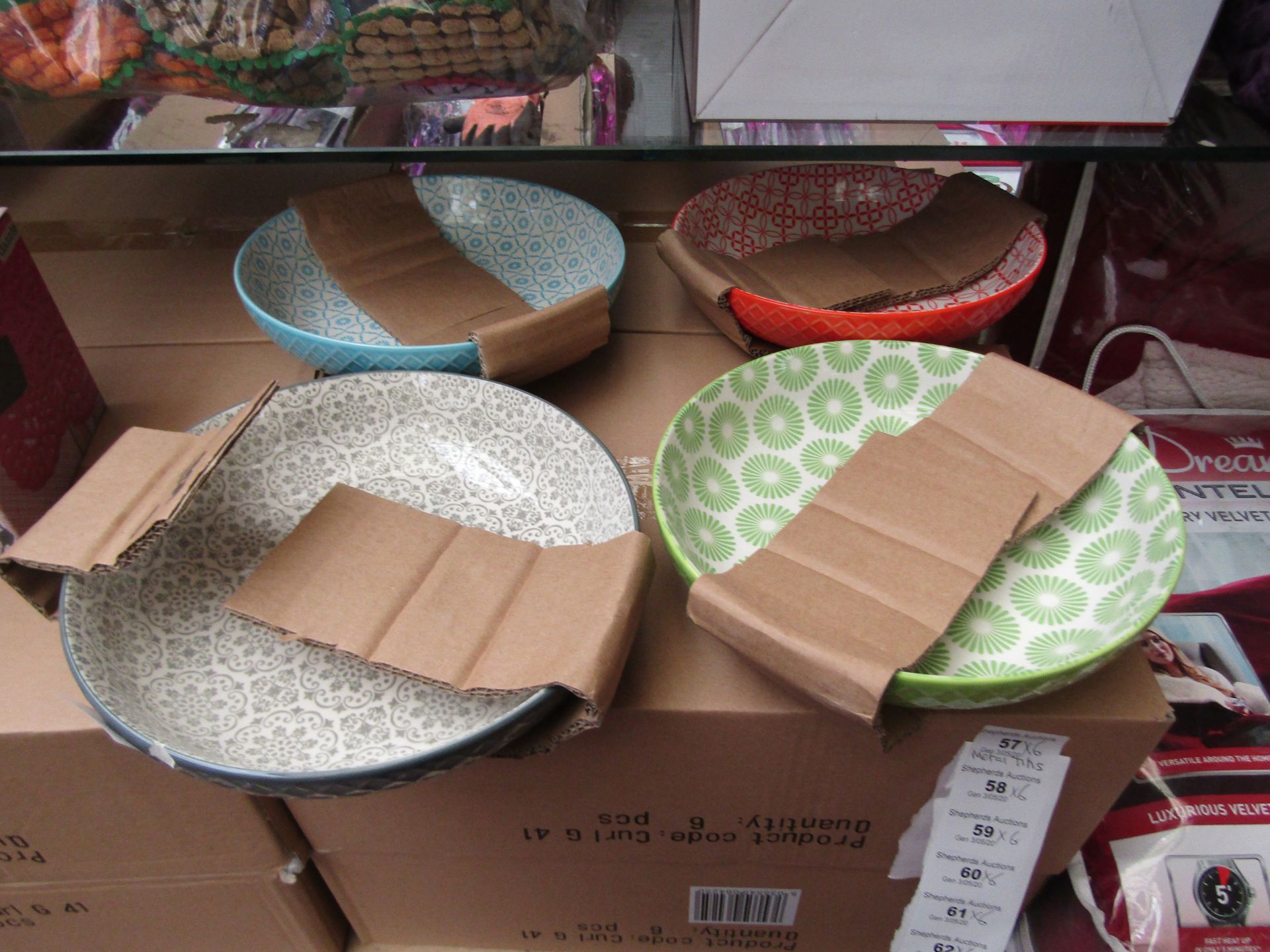 Set of 4 Stoneware Bowls. Unused & Boxed but 1 Plate has a chip