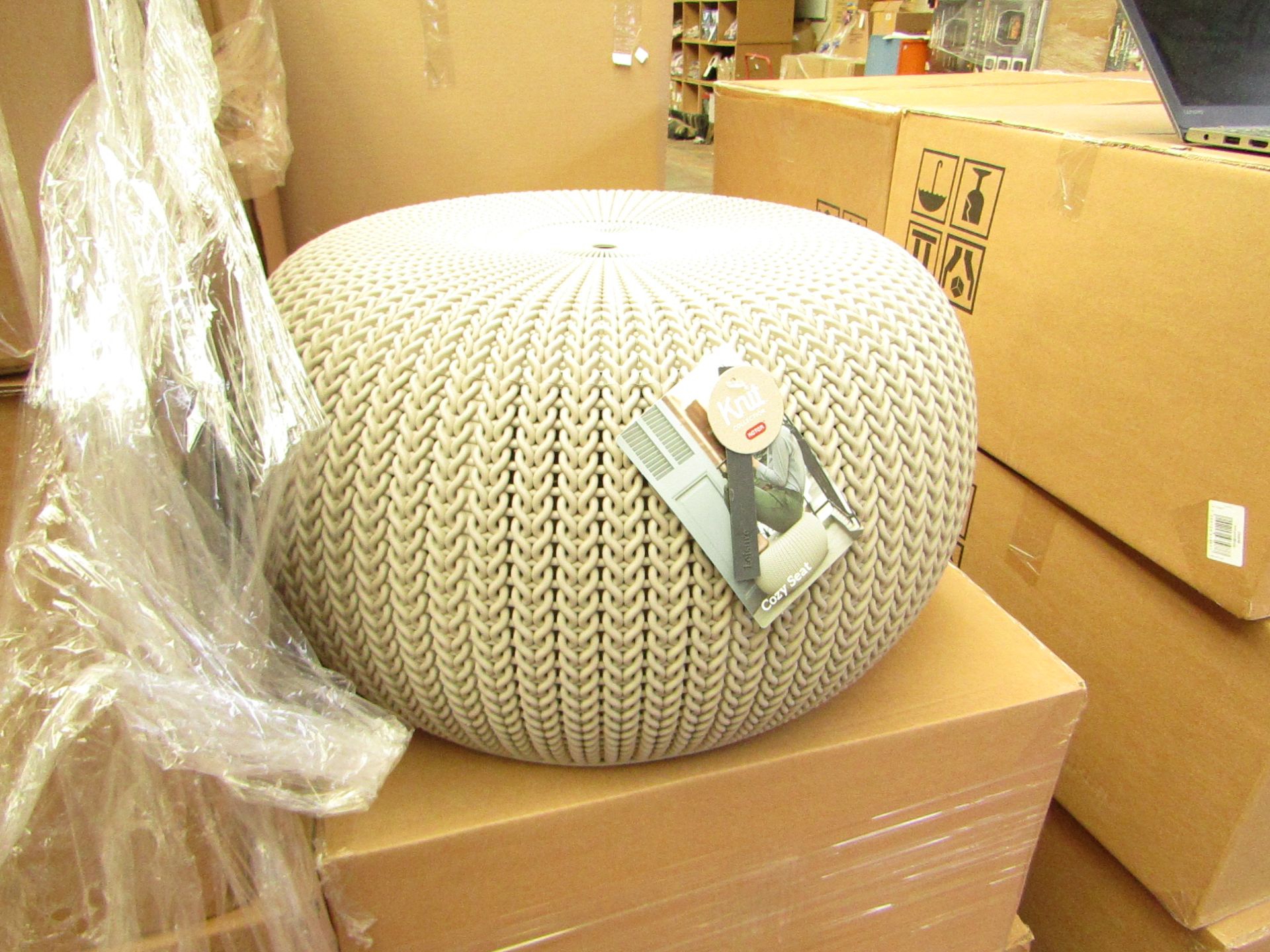 Keter Knit Collection cozy seat, new and boxed.