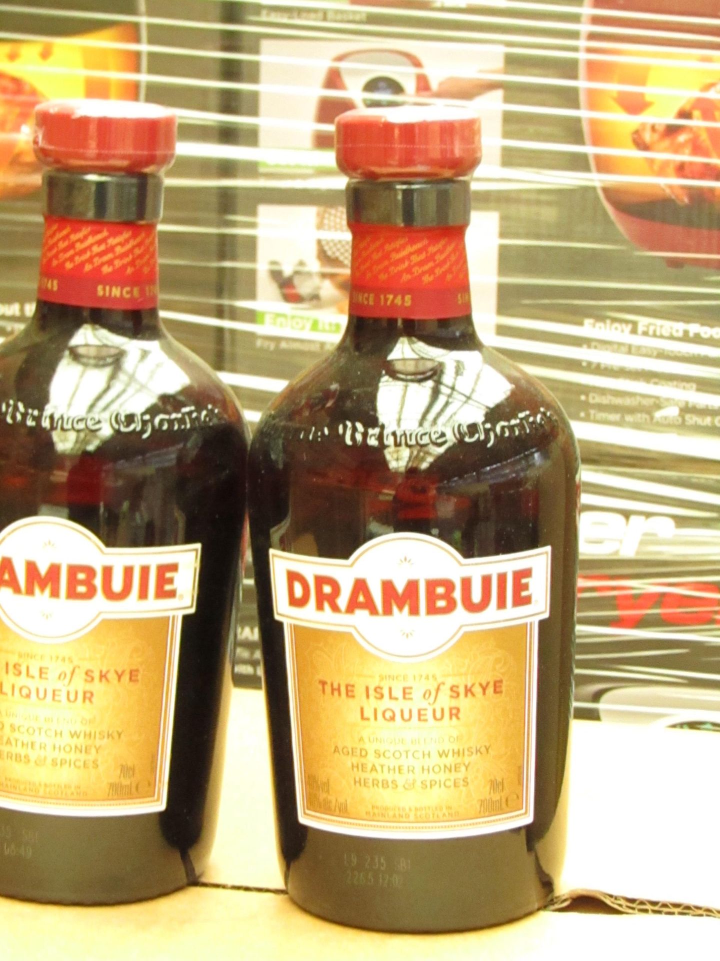 700ml+B31:C39 40% Drambuie The Isle of Skye Liqueuer aged scotch whiskey, new.
