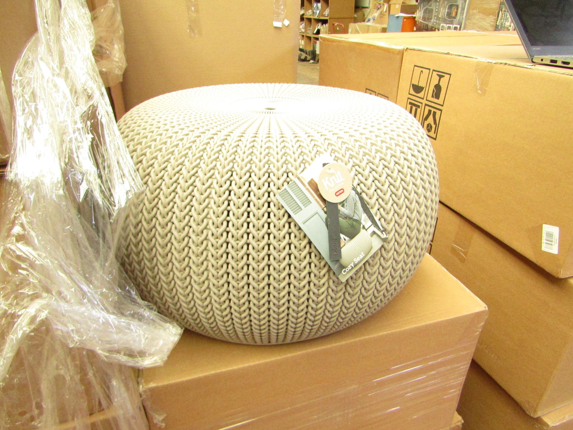 Keter Knit Collection cozy seat, new and boxed.