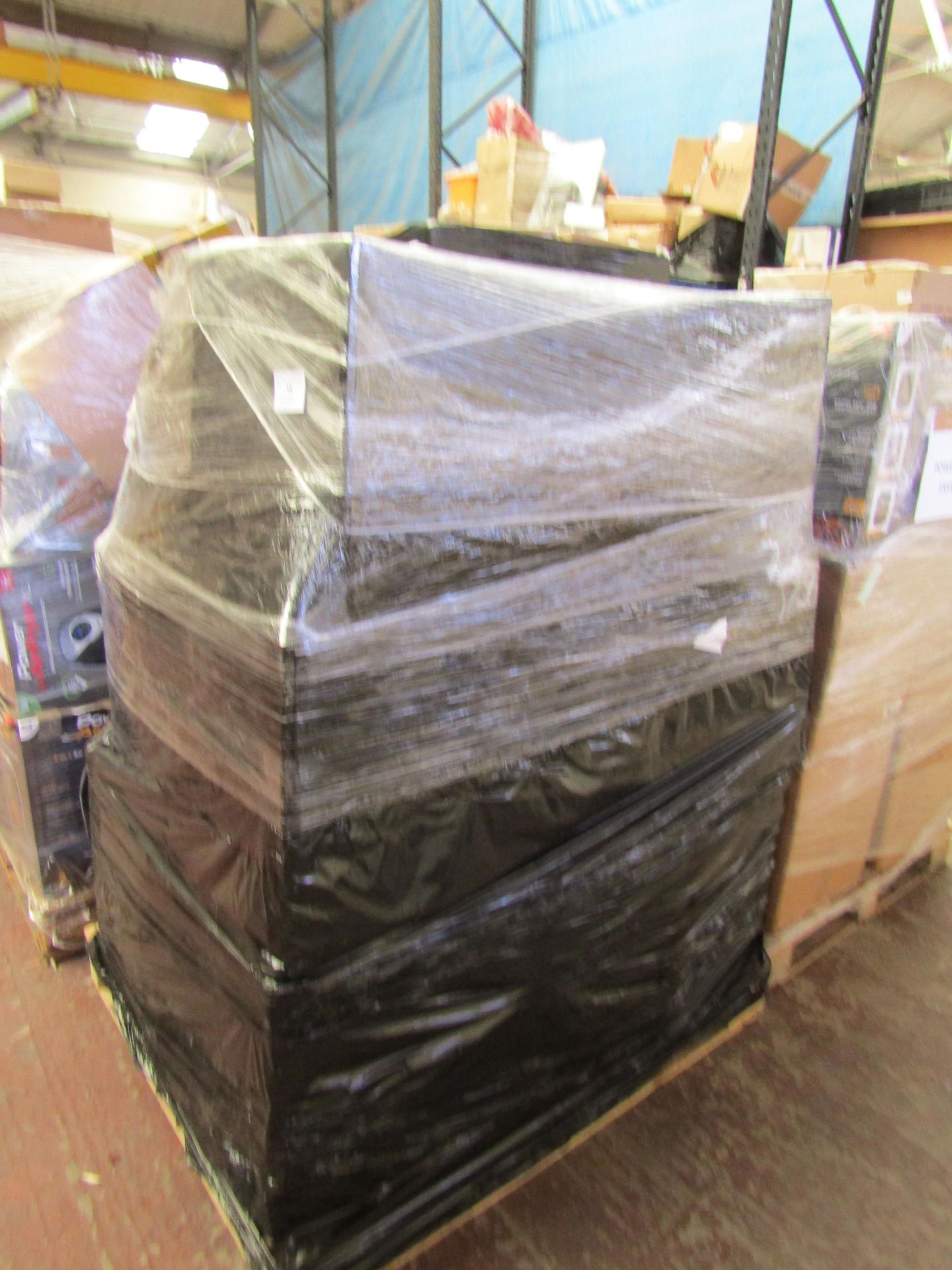 | 1X | UNMANIFESTED PALLET OF MIXED BOXED, LOOSE AND NON ORIGNAL BOX AIR FRYERS, COULD CONTAIN A MIX