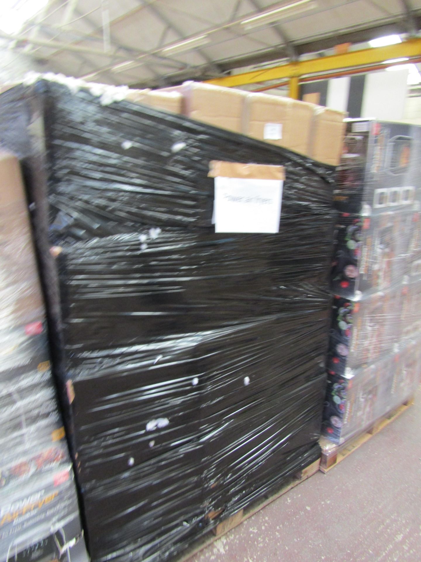 | 1X | UNMANIFESTED PALLET OF MIXED BOXED, LOOSE AND NON ORIGNAL BOX AIR FRYERS, COULD CONTAIN A MIX