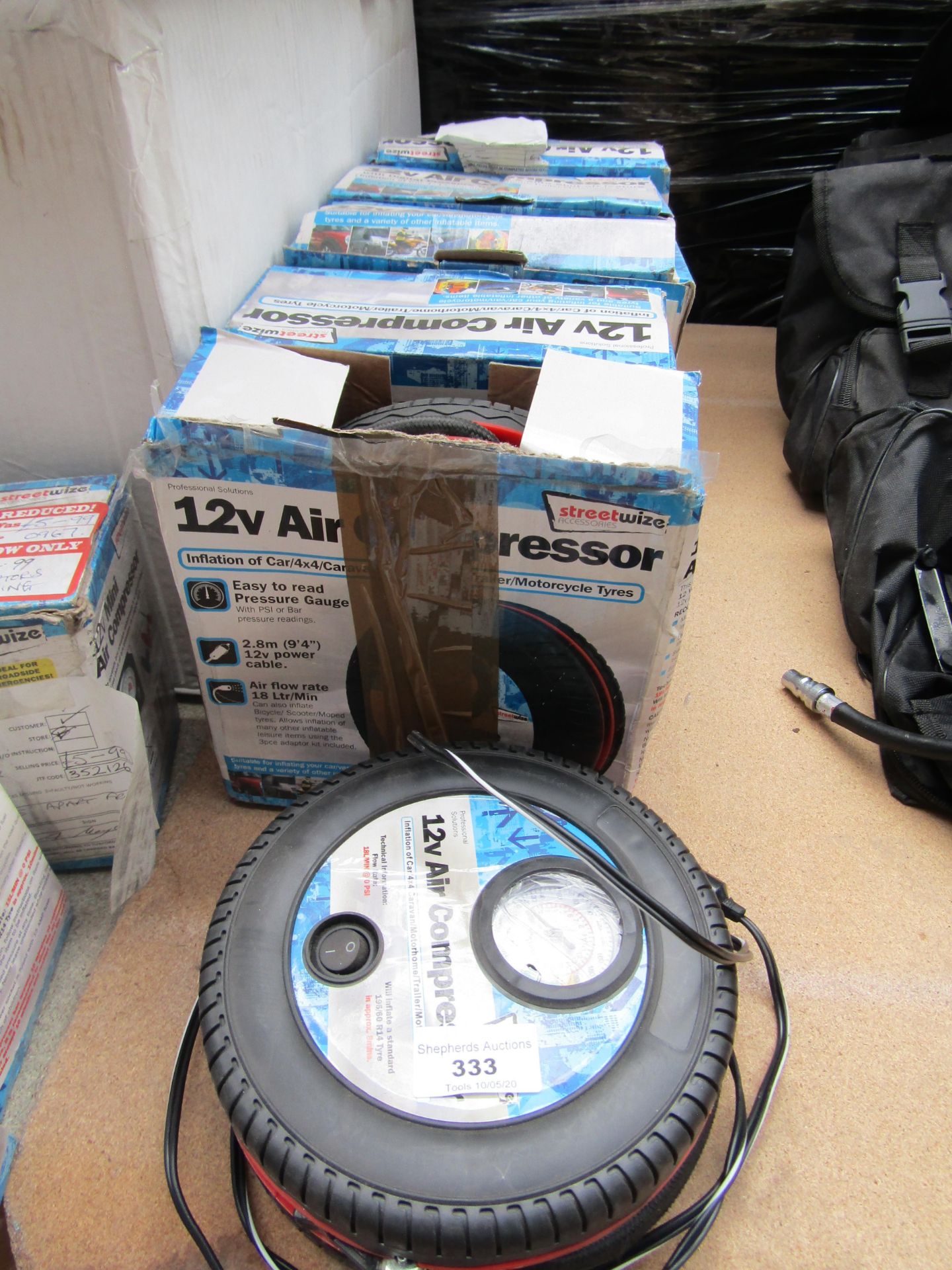 6x Streetwise 12v Air compressors in the shape of tyres all unchecked and only 5 are boxed
