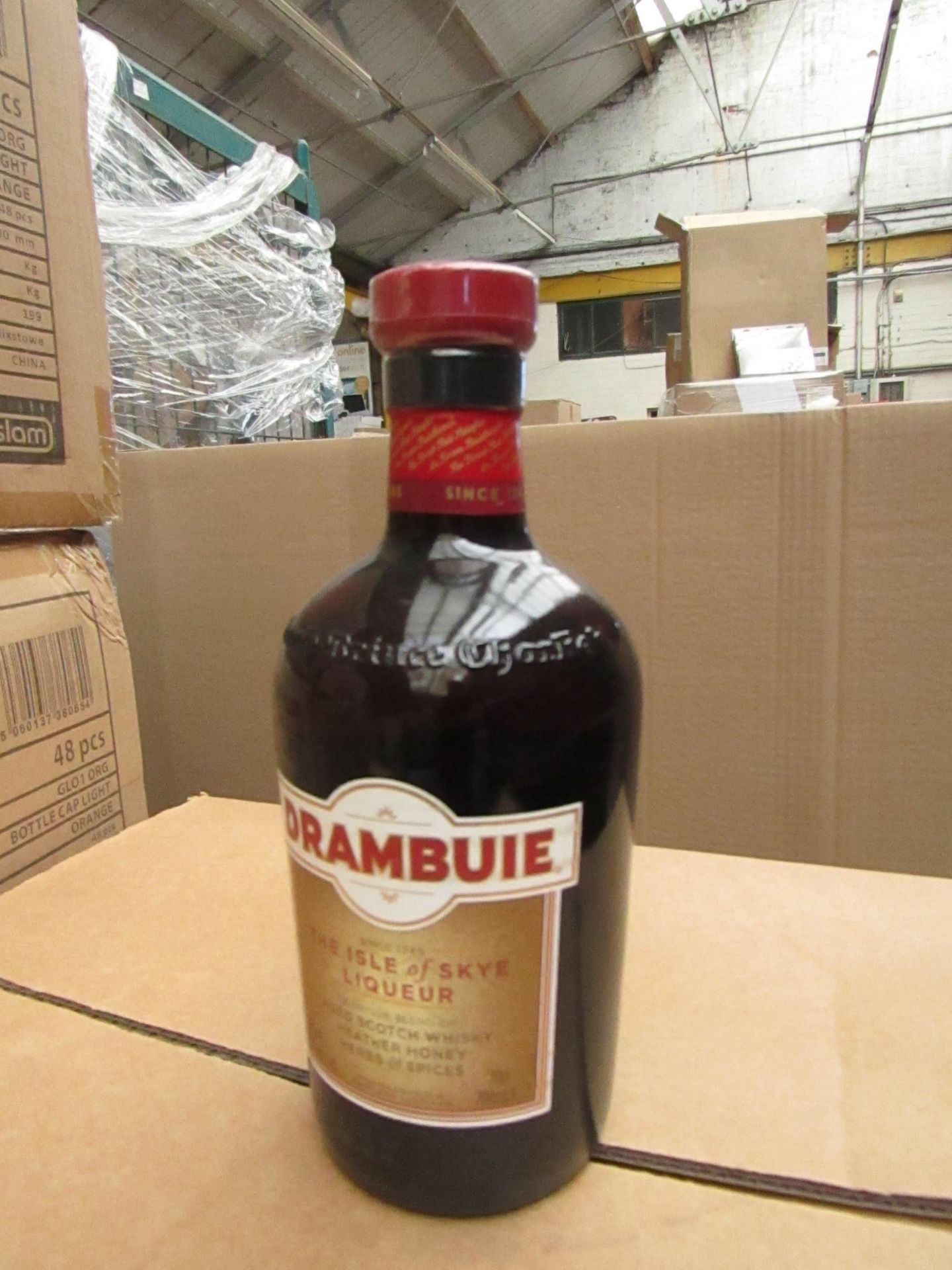 700ml+B31:C39 40% Drambuie The Isle of Skye Liqueuer aged scotch whiskey, new.