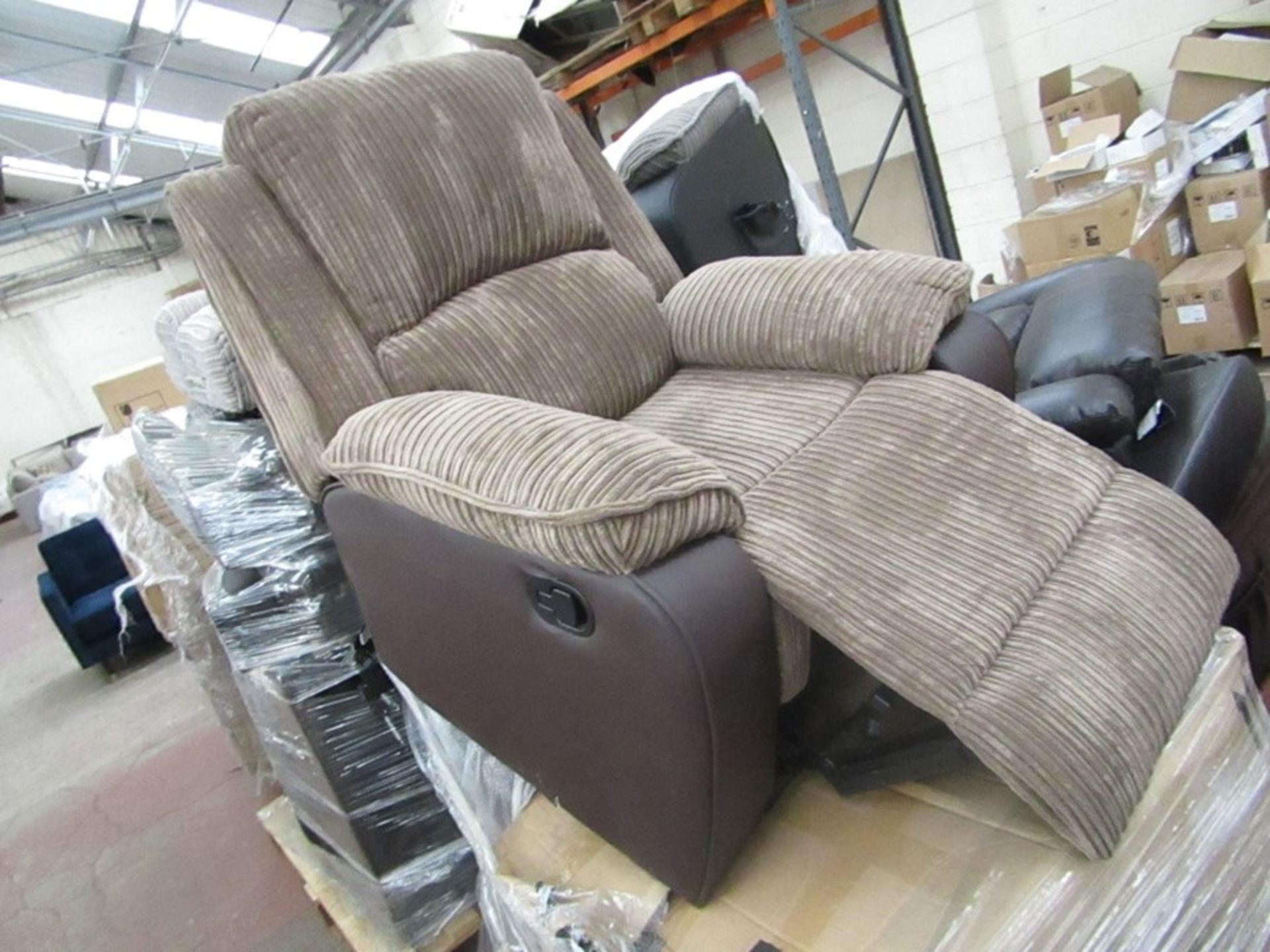 9x Pallets of Various Reclining sofas all appear to have fault such as rips, mechanism faults and - Image 10 of 10