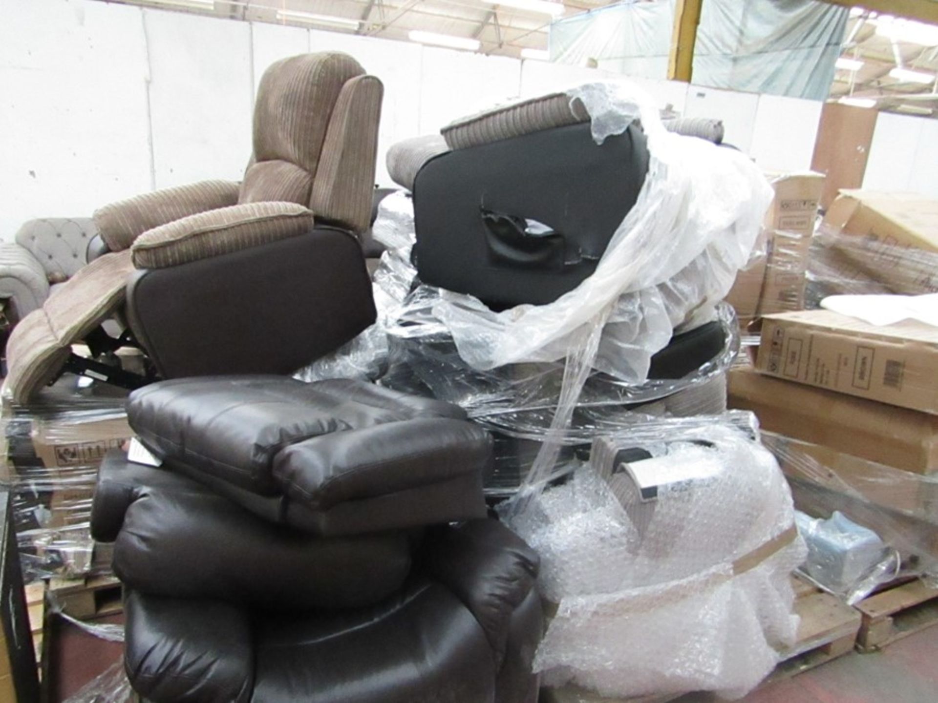 9x Pallets of Various Reclining sofas all appear to have fault such as rips, mechanism faults and - Image 4 of 10