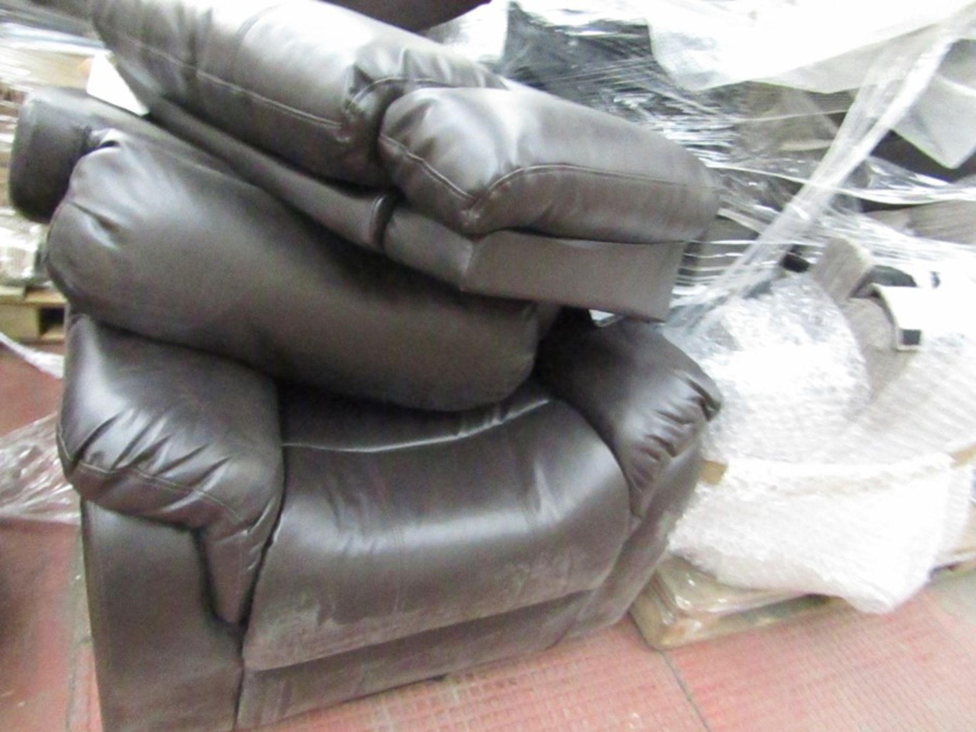 9x Pallets of Various Reclining sofas all appear to have fault such as rips, mechanism faults and - Image 8 of 10