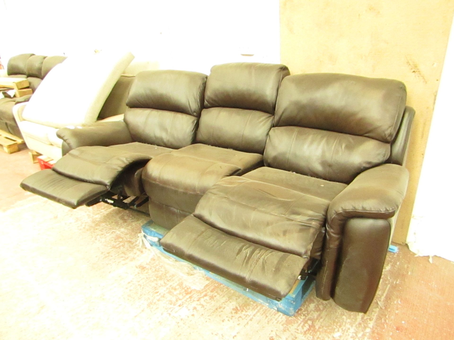 Polaski 3 seater manual reclining sofa, mechanism working - Image 4 of 4