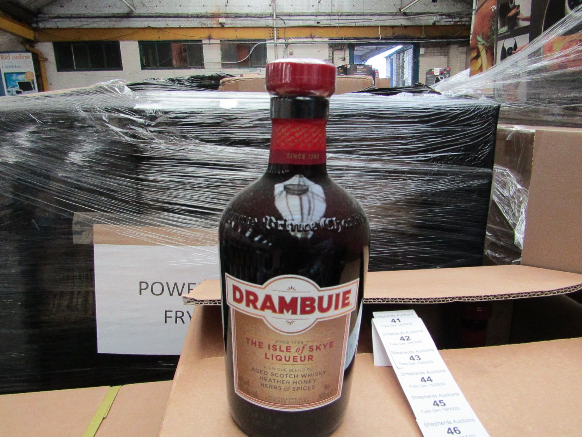 700ml+B31:C39 40% Drambuie The Isle of Skye Liqueuer aged scotch whiskey, new.