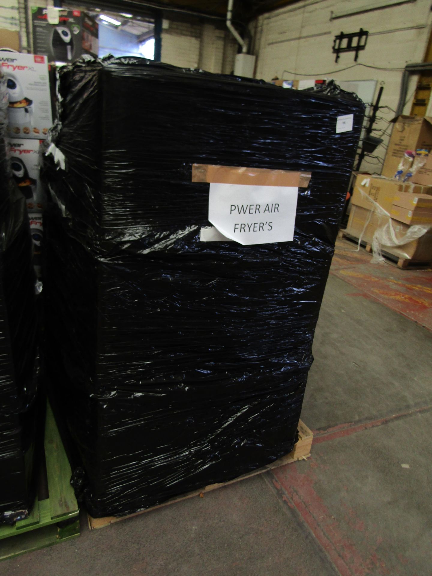 | 1X | UNMANIFESTED PALLET OF MIXED BOXED, LOOSE AND NON ORIGiNAL BOX AIR FRYERS, COULD CONTAIN A