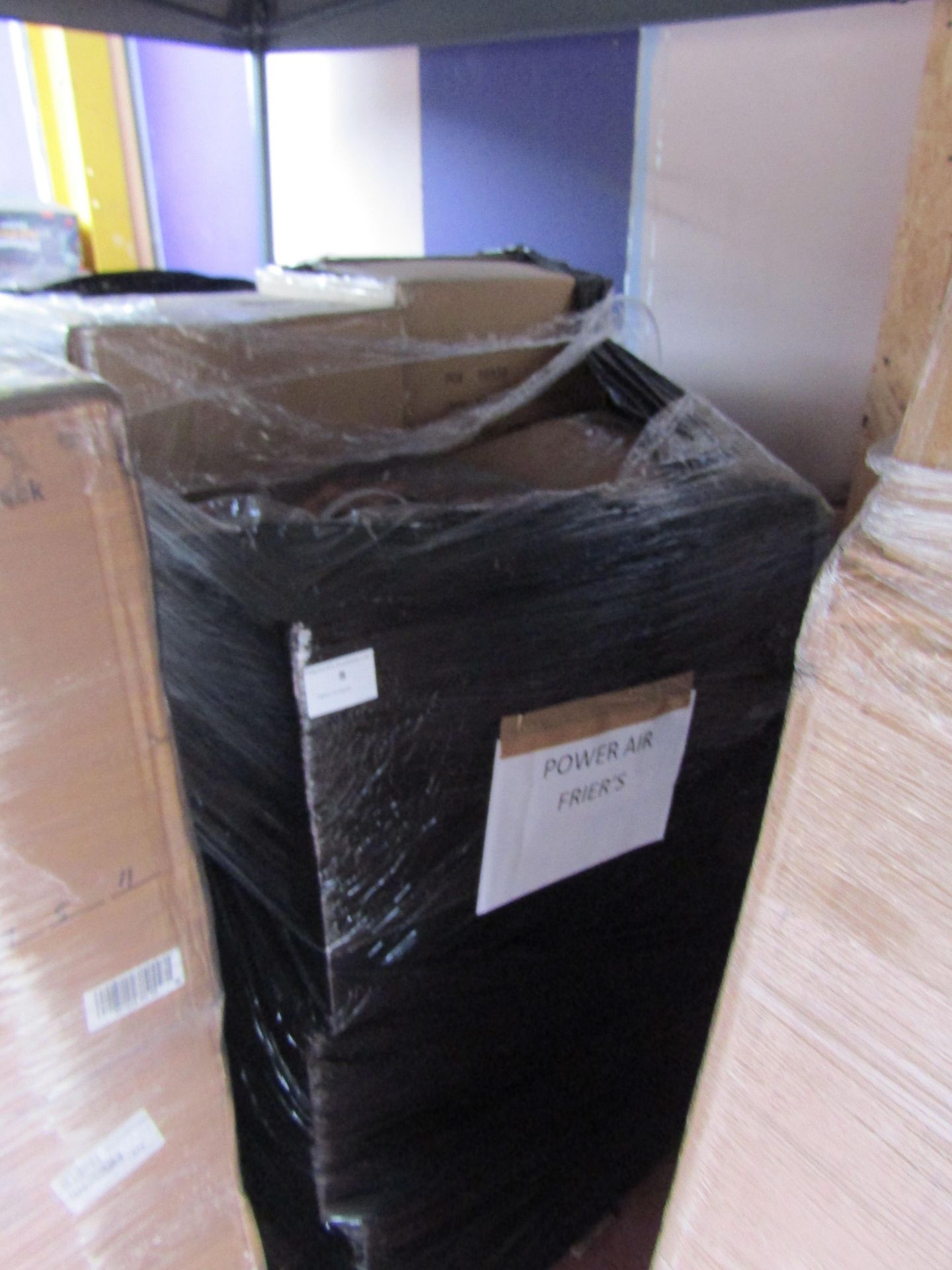 | 1X | UNMANIFESTED PALLET OF MIXED BOXED, LOOSE AND NON ORIGiNAL BOX AIR FRYERS, COULD CONTAIN A